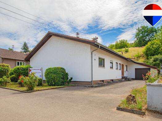 Einfamilienhaus zum Kauf 395.000 € 6,5 Zimmer 140 m² 1.029 m² Grundstück Oberlauchringen Lauchringen 79787