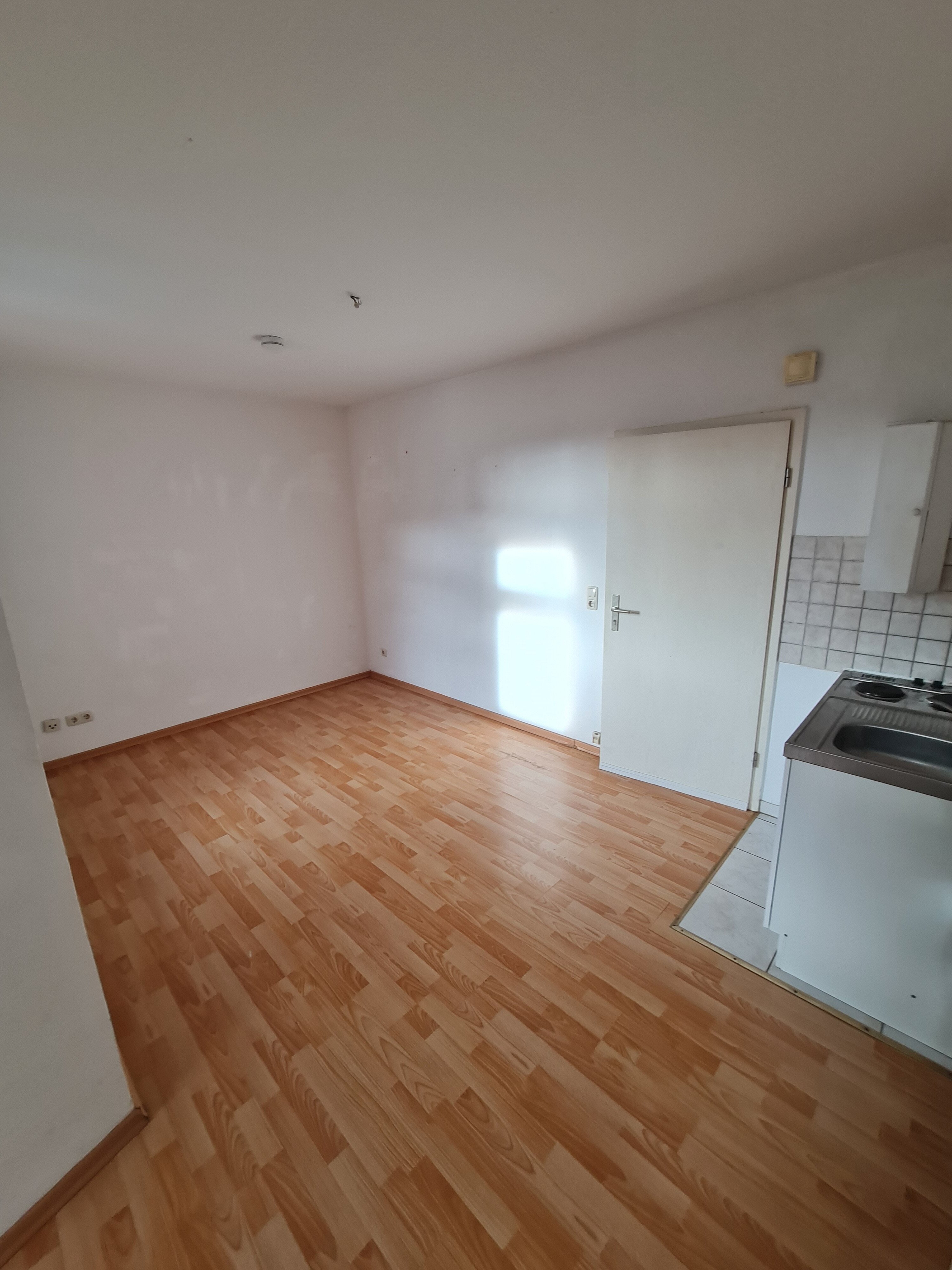 Wohnung zur Miete 330 € 1 Zimmer 25,9 m²<br/>Wohnfläche 2.<br/>Geschoss ab sofort<br/>Verfügbarkeit Spitzweidenweg 17-19 Jena - Nord Jena 07743