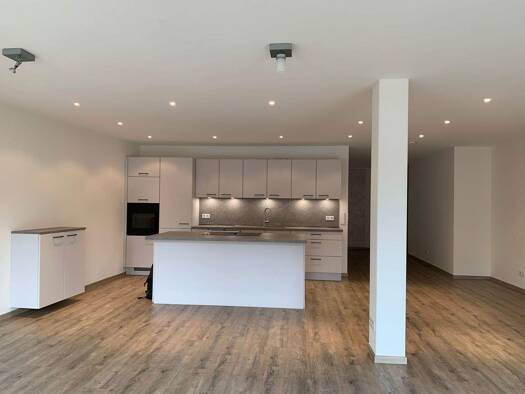 Wohnung zur Miete 1.350 € 3 Zimmer 140 m² 1. Geschoss frei ab 01.02.2026 Stade 21682