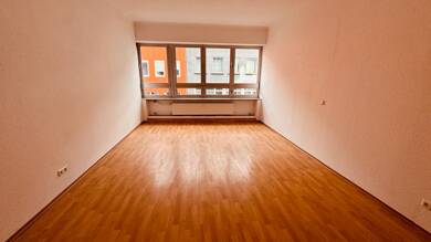 Wohnung zur Miete 760 € 3 Zimmer 94,2 m² 2. Geschoss frei ab sofort Kaiserstr. 6 St Johann Saarbrücken 66111