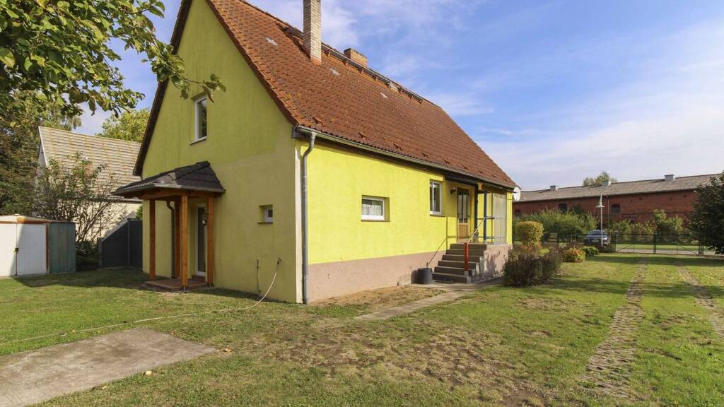 Sonstiges zum Kauf als Kapitalanlage geeignet 65.000 € 3 Zimmer 180 m² 2.086,1 m² Grundstück Neuendorf B Spantekow 17392