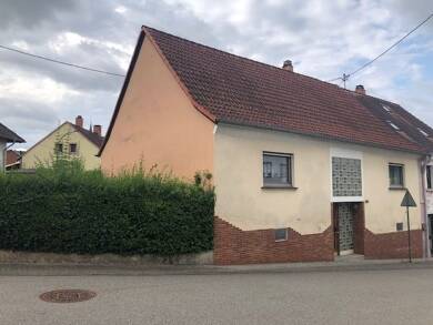 Doppelhaushälfte zum Kauf 129.000 € 3 Zimmer 83 m² 318 m² Grundstück frei ab sofort Neunkirchen 66540