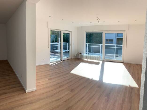 Wohnung zur Miete 1.360 € 3,5 Zimmer 122 m² Geschoss 2/3 frei ab 01.09.2025 Bischofsheim 65474