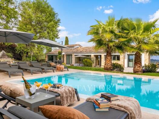 Einfamilienhaus zur Miete 15.000 € 8 Zimmer 323 m² 3.500 m² Grundstück Ecarts Sud Valbonne 06560