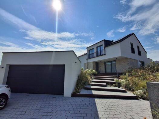 Einfamilienhaus zum Kauf 1.730.000 € 4 Zimmer 195 m² 719 m² Grundstück frei ab sofort Sulzbach Donaustauf 93093