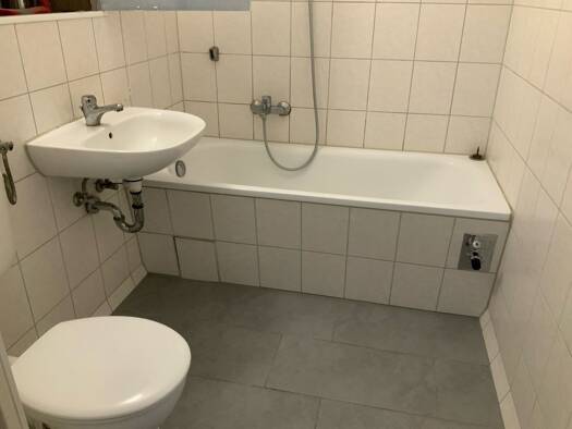 Wohnung zur Miete 232 € 1 Zimmer 32,6 m² 1. Geschoss frei ab 15.10.2026 Breisgaustraße 41 Grünau-Mitte West 04209
