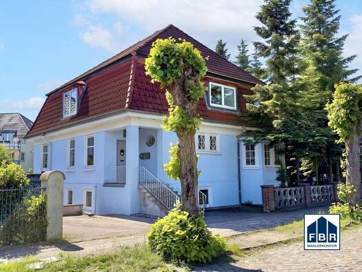Haus zum Kauf 219.000 € 14 Zimmer 565 m² Grundstück Neustadt-Glewe Neustadt-Glewe 19306