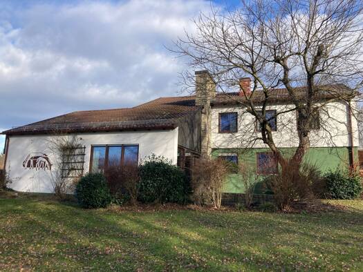 Einfamilienhaus zur Miete 1.300 € 10 Zimmer 220 m² 1.800 m² Grundstück frei ab sofort Ledererfeld 9 Ortenburg Ortenburg 94496