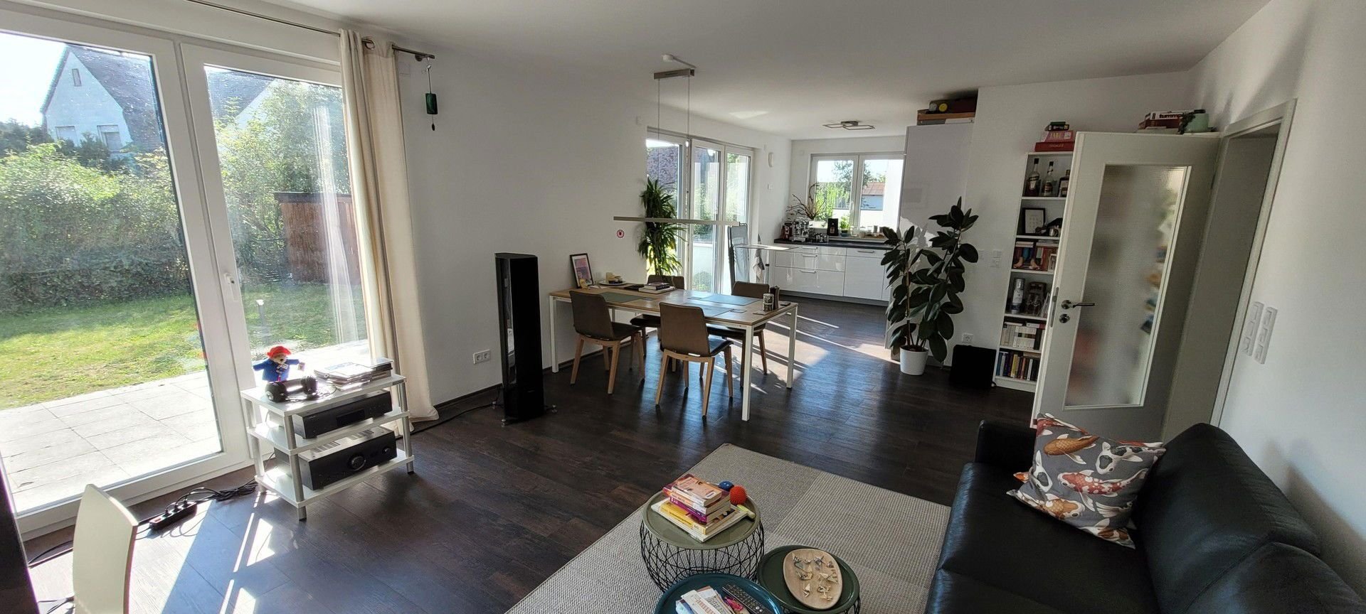 Wohnung zur Miete 1.385 € 3 Zimmer 99 m²<br/>Wohnfläche 1.<br/>Geschoss 01.12.2024<br/>Verfügbarkeit Bubenreuth 91088