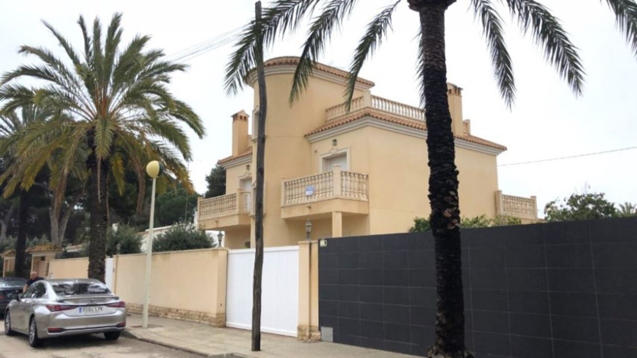 Villa zum Kauf provisionsfrei 910.000 € 5 Zimmer 210 m²<br/>Wohnfläche 491 m²<br/>Grundstück Orihuela Costa 03189