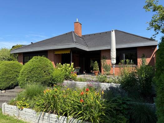 Haus zum Kauf 685.000 € 6 Zimmer 249 m² 991 m² Grundstück frei ab sofort Gsteinach Schwarzenbruck 90592
