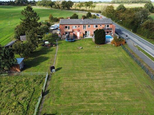 Mehrfamilienhaus zum Kauf provisionsfrei als Kapitalanlage geeignet 780.000 € 16 Zimmer 350 m² 2.300 m² Grundstück Wesenberg 23858