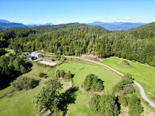 Bauernhaus zum Kauf 1.600.000 € 460 m² 29.208 m² Grundstück Keutschach am See 9074