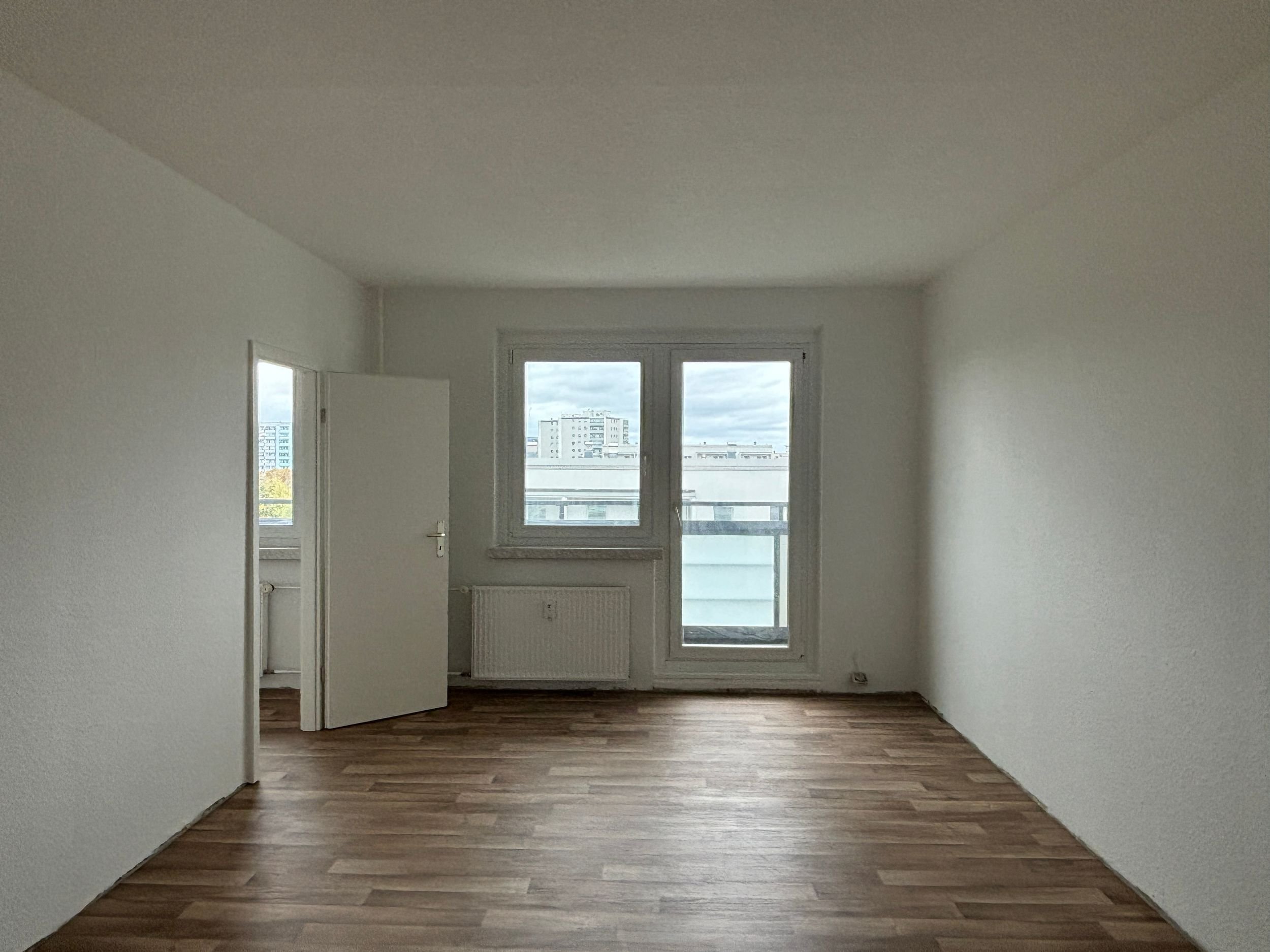 Wohnung zur Miete 569 € 1 Zimmer 35,7 m²<br/>Wohnfläche 6.<br/>Geschoss 01.11.2024<br/>Verfügbarkeit Kastanienallee 90 Hellersdorf Berlin 12627