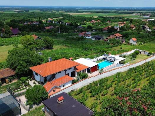 Haus zum Kauf 375.000 € 3 Zimmer 155 m² Pitomaca