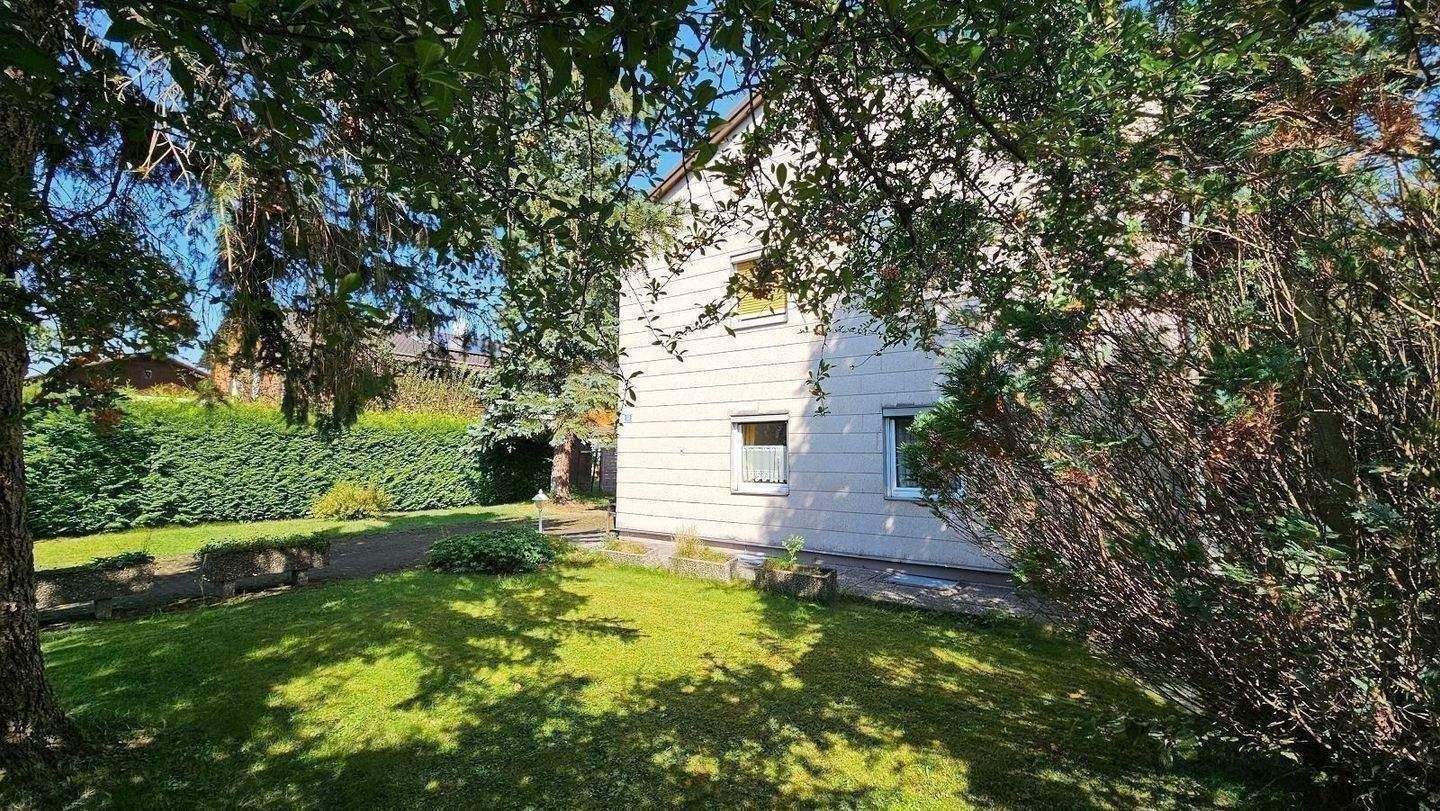 Immobilie in Bruckmühl - Renovierungsbedürftige Zweifamilienhaus 172 m² Wohnfläche mit ca. 606 m² Grundstück in Bruckmühl - Bild 2