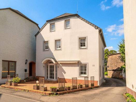 Einfamilienhaus zum Kauf 449.000 € 8 Zimmer 270 m² 1.025 m² Grundstück frei ab sofort Residenzstraße 23 Pfalzel Trier 54293