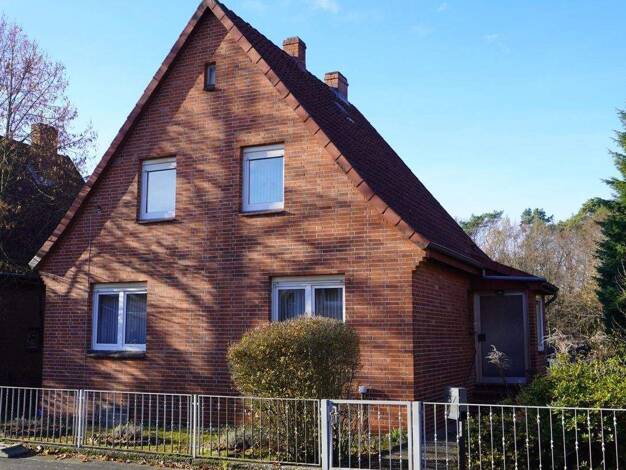 Einfamilienhaus zum Kauf provisionsfrei 345.000 € 6 Zimmer 90 m² 642 m² Grundstück Klein Hehlen Celle 29223