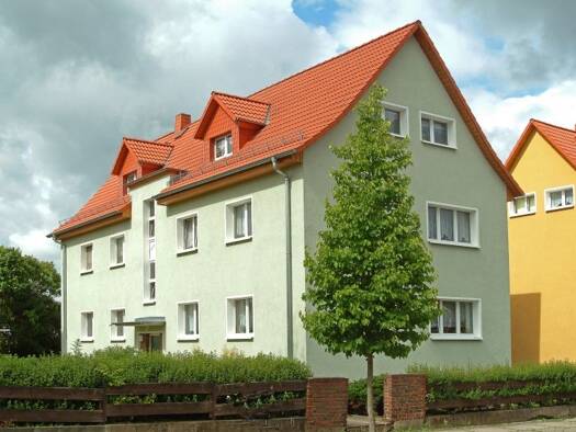 Wohnung zur Miete 354 € 3 Zimmer 59 m² EG frei ab sofort Pößnecker Straße 31 Neustadt Neustadt an der Orla 07806