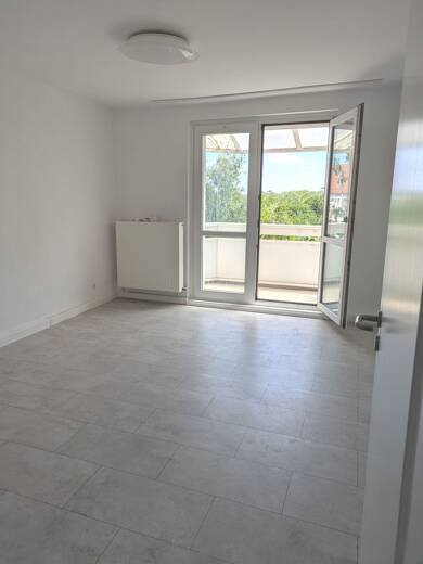 Wohnung zur Miete 495 € 3 Zimmer 58,2 m² 3. Geschoss frei ab sofort Dessauer Straße 203 Frohe Zukunft Halle (Saale) 06118