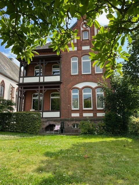 Mehrfamilienhaus zum Kauf 239.000 € 11 Zimmer 270 m²<br/>Wohnfläche 400 m²<br/>Grundstück ab sofort<br/>Verfügbarkeit Bad Pyrmont Bad Pyrmont 31812