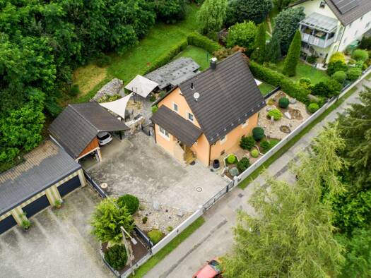 Einfamilienhaus zum Kauf provisionsfrei 428.000 € 4 Zimmer 115,4 m² 690 m² Grundstück frei ab sofort Ettmannsdorf Schwandorf 92421