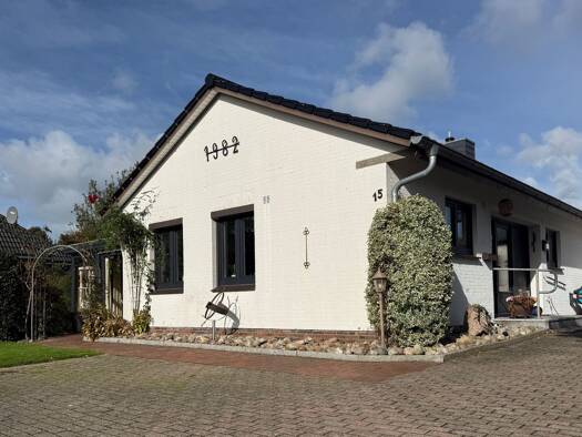 Bungalow zum Kauf 329.000 € 5 Zimmer 147 m² 978 m² Grundstück frei ab 01.01.2027 Oster-Ohrstedt 25885