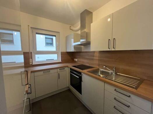 Wohnung zur Miete 1.350 € 3 Zimmer 92 m² Geschoss 1/3 frei ab 01.10.2026 Sulzbach 65843