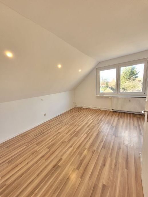 Wohnung zur Miete 800 € 2 Zimmer 38,5 m²<br/>Wohnfläche 3.<br/>Geschoss Klosterdorfer Str. 4 Hohenstein Strausberg 15344