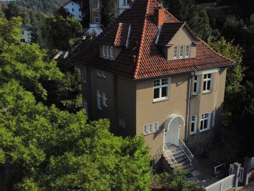 Villa zur Miete 1.800 € 6 Zimmer 200 m² 950 m² Grundstück frei ab 01.11.2026 Eisenach Eisenach 99817