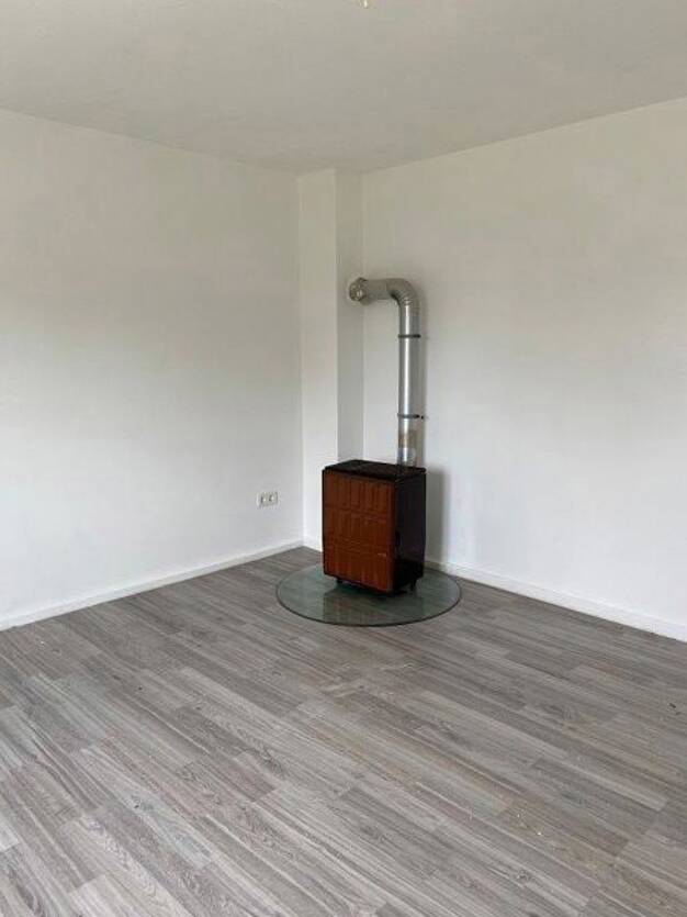 Wohnung zur Miete 335 € 3 Zimmer 60,9 m² 1. Geschoss frei ab 07.06.2025 Schmellerweg 5 Neuenmarkt Neuenmarkt 95339