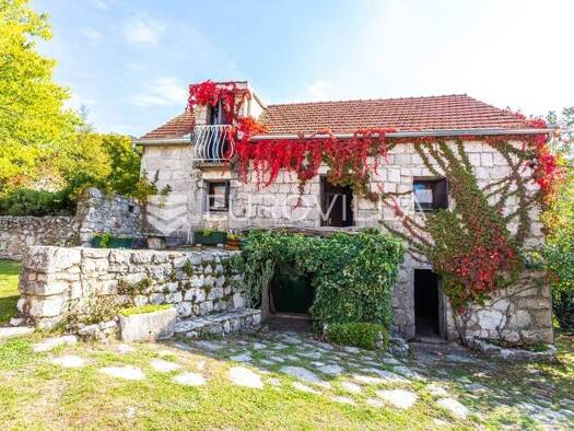 Einfamilienhaus zum Kauf 200.000 € 2 Zimmer 150 m² Lovreć Lovreć 21257