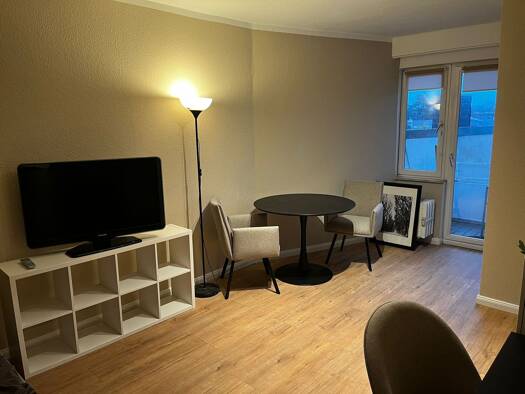 Studio zur Miete 900 € 1 Zimmer 27 m² Geschoss 3/4 frei ab sofort Oberkassel Düsseldorf 40547