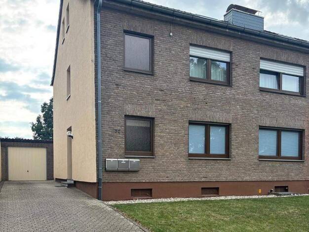 Mehrfamilienhaus zum Kauf provisionsfrei 385.000 € 7 Zimmer 190 m² 350 m² Grundstück Grottenherten Bedburg 50181