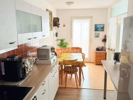 Wohnung zum Kauf 125.000 € 2 Zimmer 73,7 m² EG Feldbergstraße 30 Stadtgebiet Sankt Georgen im Schwarzwald 78112