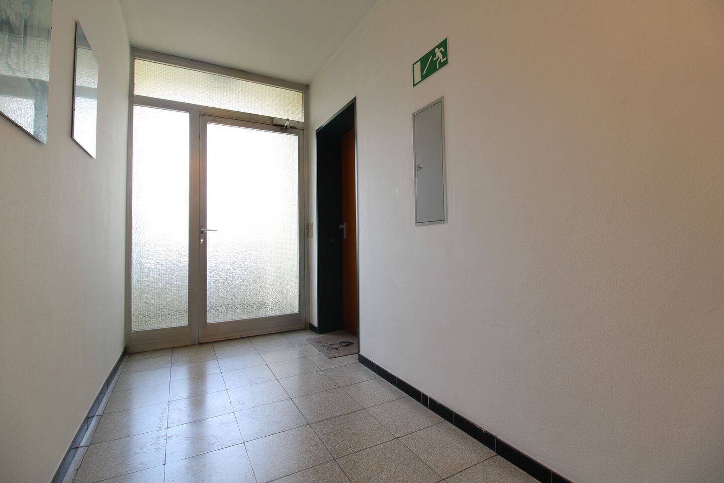 Immobilie in Hagnau am Bodensee - 2-Zimmer-Wohnung mit Balkon und seitlichem Seeblick in Meersburg - Bild 4