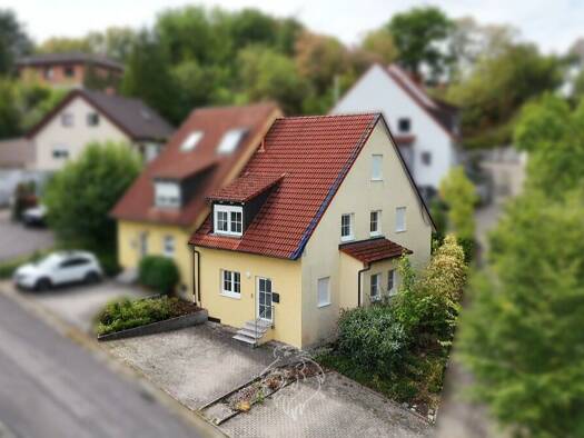 Doppelhaushälfte zum Kauf 449.000 € 6 Zimmer 150 m² 273 m² Grundstück Kitzingen Kitzingen 97318
