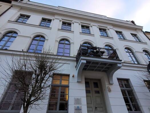 Wohnung zur Miete 895 € 2 Zimmer 91 m² 2. Geschoss frei ab 01.06.2026 Koßfelderstraße 20 Stadtmitte Rostock 18055