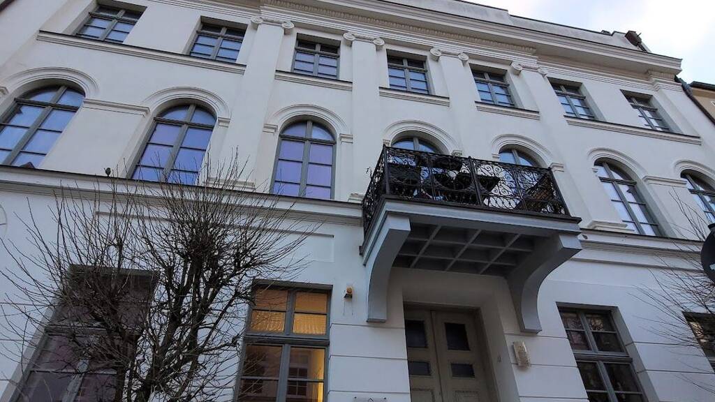 Wohnung zur Miete 895 € 2 Zimmer 91 m² 2. Geschoss frei ab 01.06.2026 Koßfelderstraße 20 Stadtmitte Rostock 18055