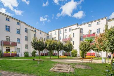Wohnung zur Miete 528 € 3 Zimmer 81,2 m² frei ab 27.07.2025 Kutzstr. 11 Helmholtzstraße Magdeburg 39112