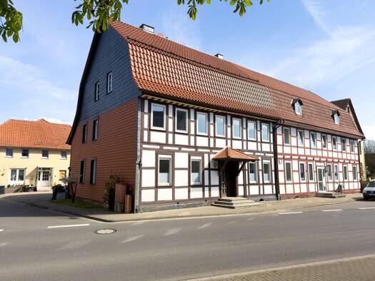 Doppelhaushälfte zum Kauf 96.000 € 9 Zimmer 190 m² 150 m² Grundstück frei ab sofort Luthardstraße 36 Lüthorst Dassel 37586