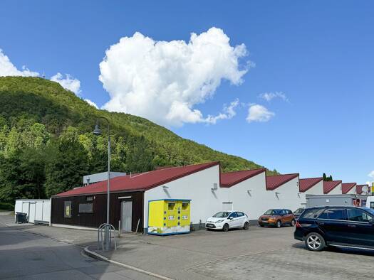 Lagerhalle zum Kauf provisionsfrei 2.043 m² Lagerfläche Münsinger Straße 36 Bad Urach Bad Urach 72574