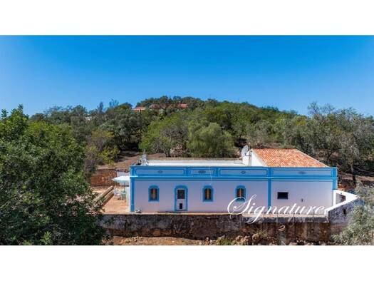 Haus zum Kauf 675.000 € 30.560 m² Grundstück Santa Bárbara de Nexe 8005