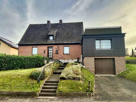 Einfamilienhaus zum Kauf 295.000 € 7 Zimmer 160 m² 937 m² Grundstück Arnsberg 59821