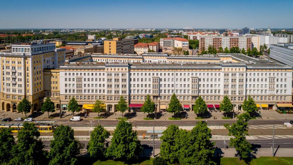 Wohnung zur Miete 711 € 3 Zimmer 92,4 m² 2. Geschoss Ernst-Reuter-Allee 20 Altstadt Magdeburg 39104