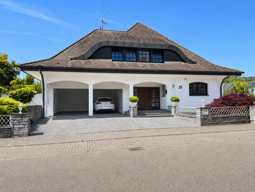 Einfamilienhaus zum Kauf 930.000 € 6 Zimmer 260 m² 688 m² Grundstück Bötzingen 79268