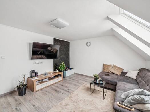 Wohnung zum Kauf 139.000 € 4 Zimmer 69,3 m² Elsendorf Elsendorf 84094