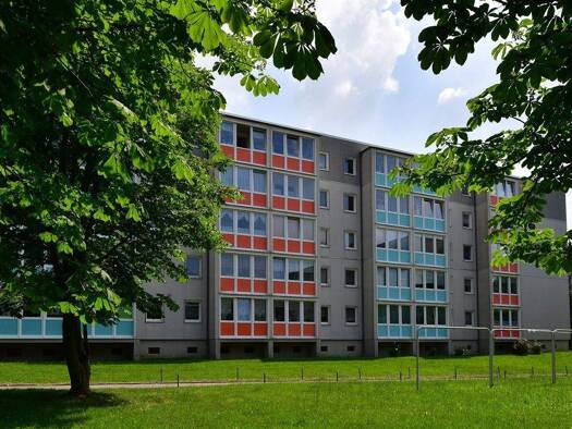 Wohnung zur Miete 533 € 3 Zimmer 84,4 m² 3. Geschoss frei ab 01.08.2026 Juri-Gagarin-Str. 5 Lugau 09385