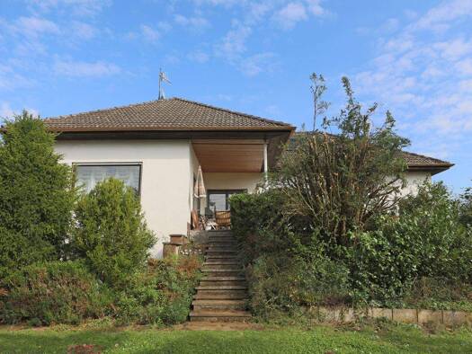 Einfamilienhaus zum Kauf 7 Zimmer 160 m² 1.892 m² Grundstück Bronnamberg Zirndorf 90513