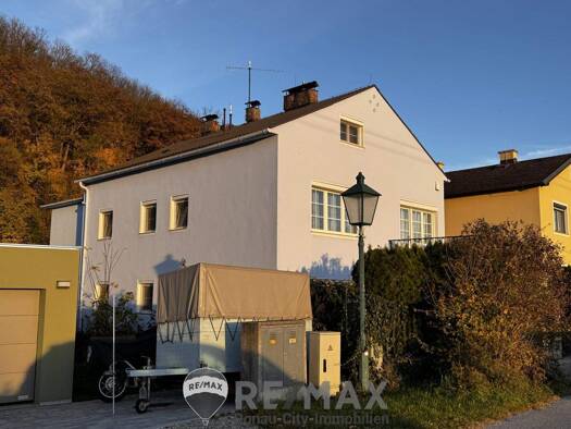 Einfamilienhaus zum Kauf 495.000 € 9 Zimmer 210 m² 679 m² Grundstück Leobendorf 2100